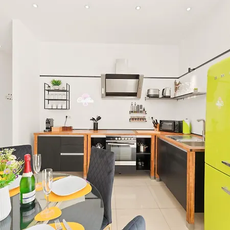 Apartment Lemon3 - Privater Garten Mit Grill, Mini-gym, Zentral In